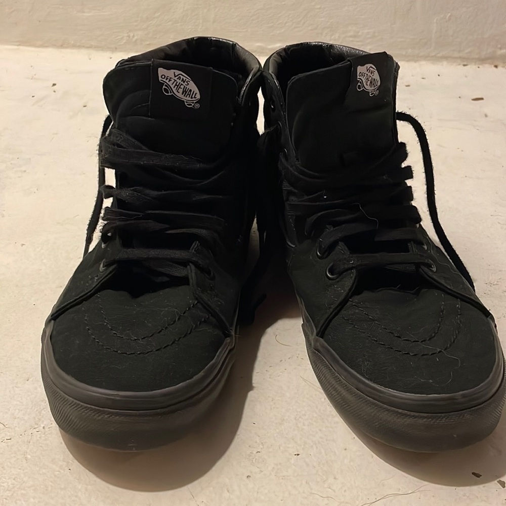 Black Vans men’s size 9.5 US
